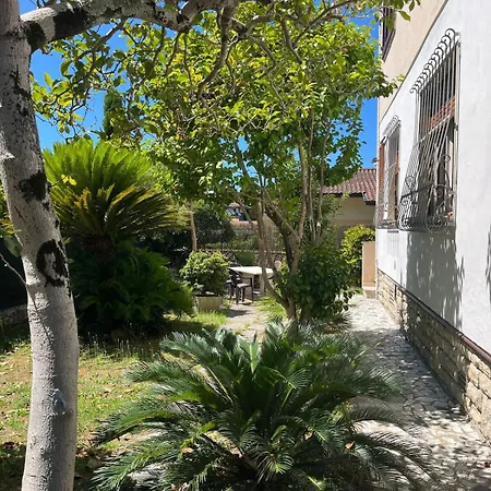 In Citta Di Arte Con Giardino Privato - Carnevale Di Viareggio *